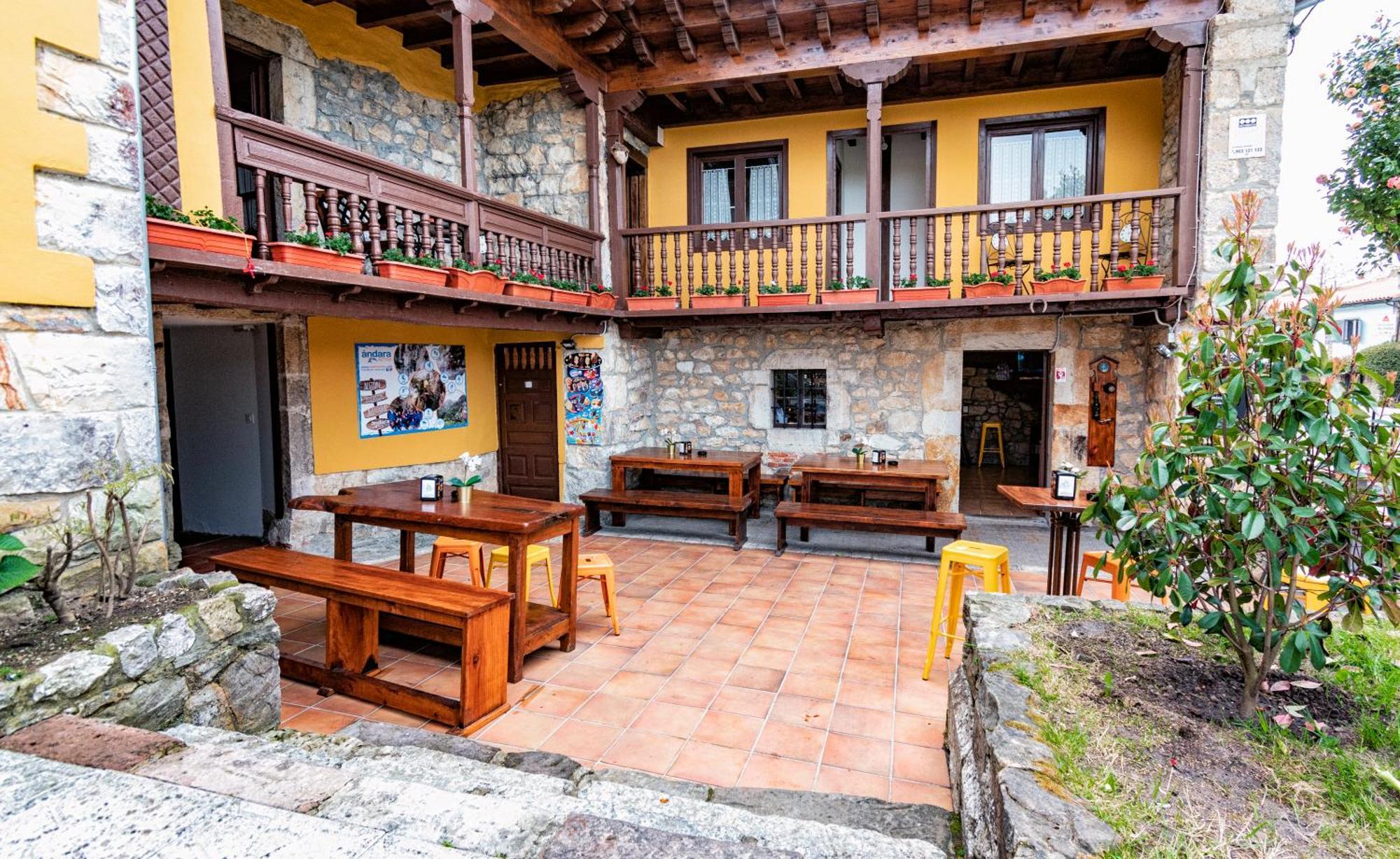 Albergue Santa Marina Buelna Eksteriør billede