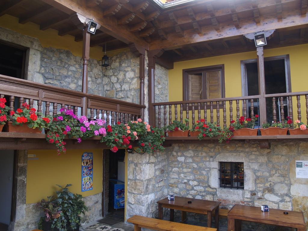 Albergue Santa Marina Buelna Eksteriør billede